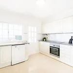 Redonda Villa